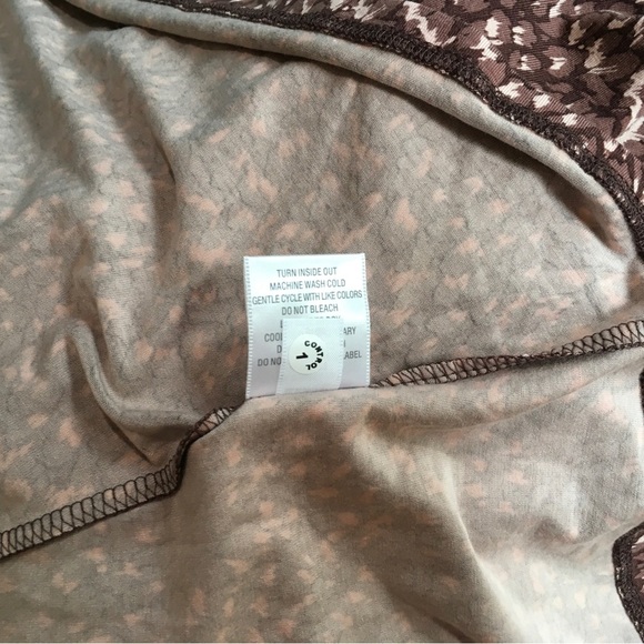 Garnet Hill Batwing Wrap Knit Midi Dress Size Medium Animal Leopard Print - Picture 5 of 5